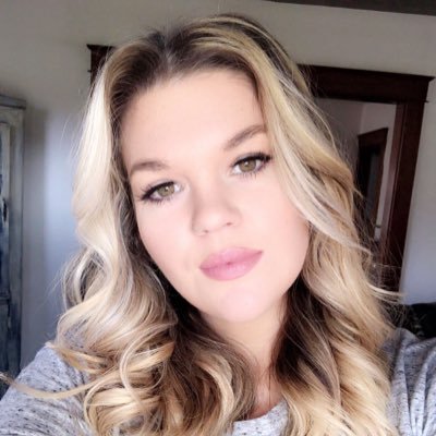 Profile Picture of Lindsay Whitney (@LindsayWhitney) on Twitter