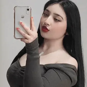 Bella - Tiktok Profile Picture of Bella (@isabellaalbarran8) on Tiktok