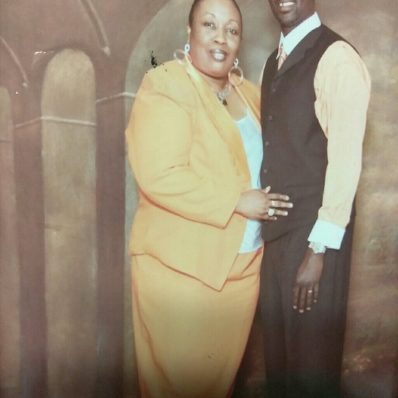 Profile Picture of Jackie Charleston (@jackiecharlesto) on Poshmark