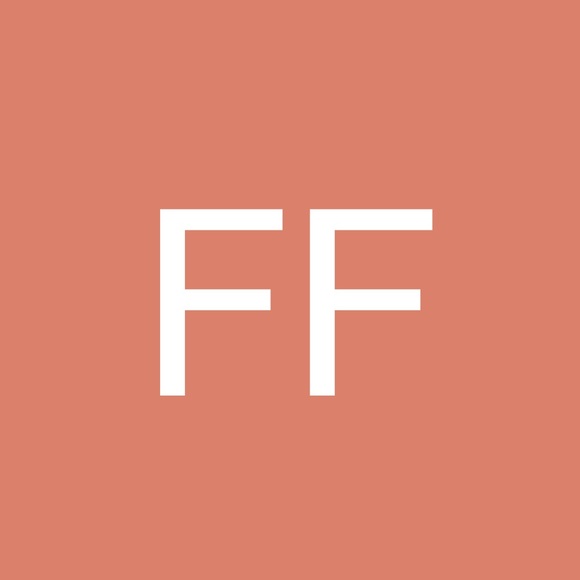 Profile Picture of Fye Fye (@fye_fye) on Poshmark