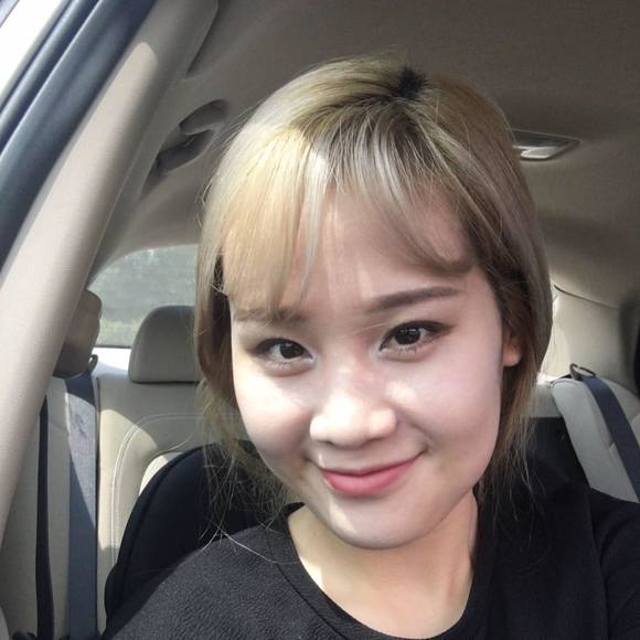 Profile Picture of Saehee Hong (@elitesehee0721) on Poshmark