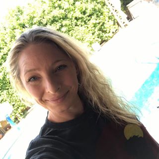 Profile Picture of Angela Sullinger Hesselgesser (@asulinger) on Facebook