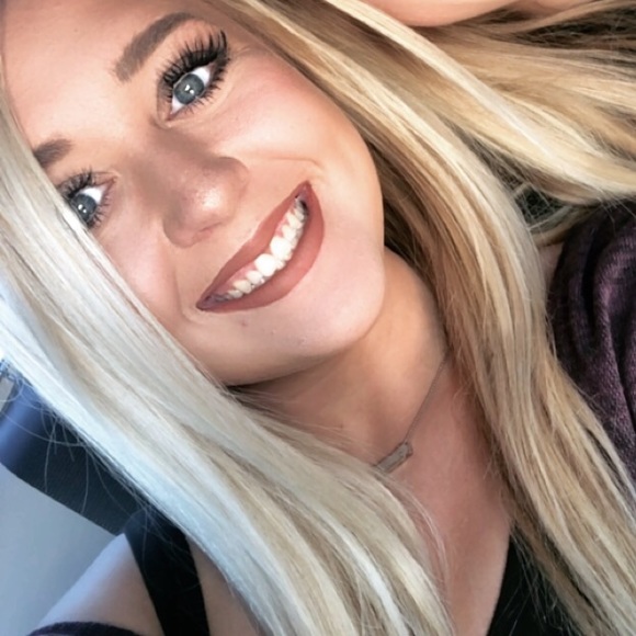 Profile Picture of Sarah Sparkman (@sspark98) on Poshmark