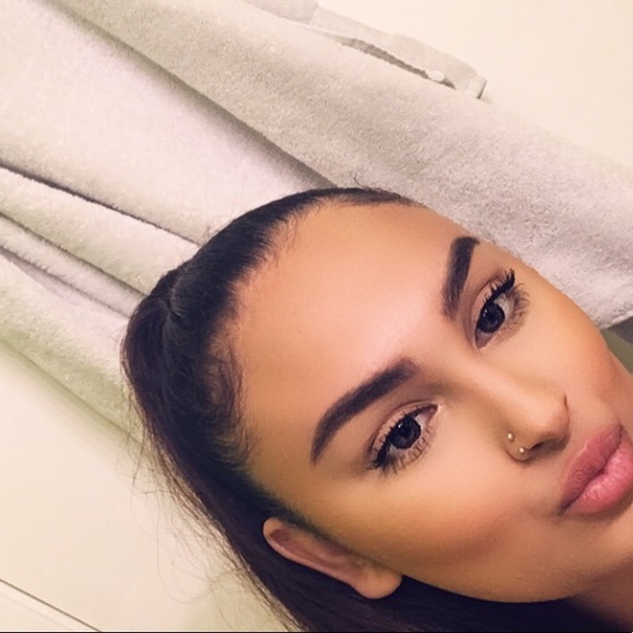 Profile Picture of Juliet Gonzalez (@gisellejuliet) on Poshmark