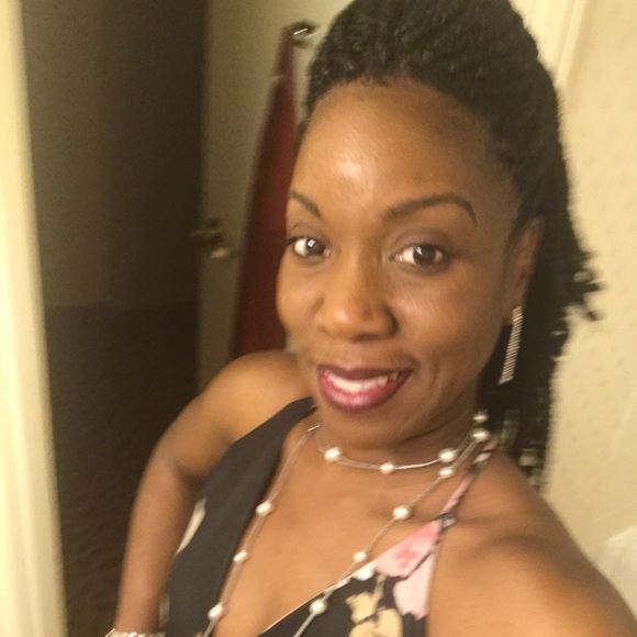 Profile Picture of Rolanda Lane (@rolanda74) on Poshmark
