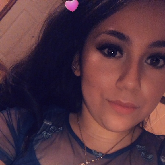 Profile Picture of Lupe Mares (@mareslupe3) on Poshmark