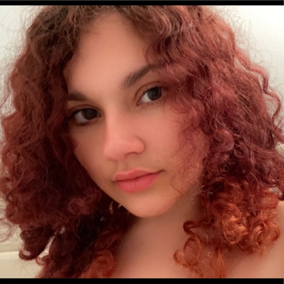 Profile Picture of Daniela Arce (@m11stycl) on Poshmark