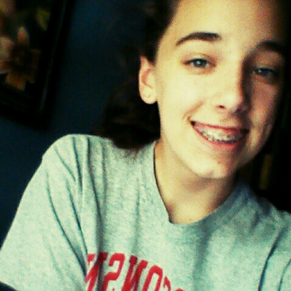 Profile Picture of Abbey Ossmann (@abbeyossmann) on Poshmark