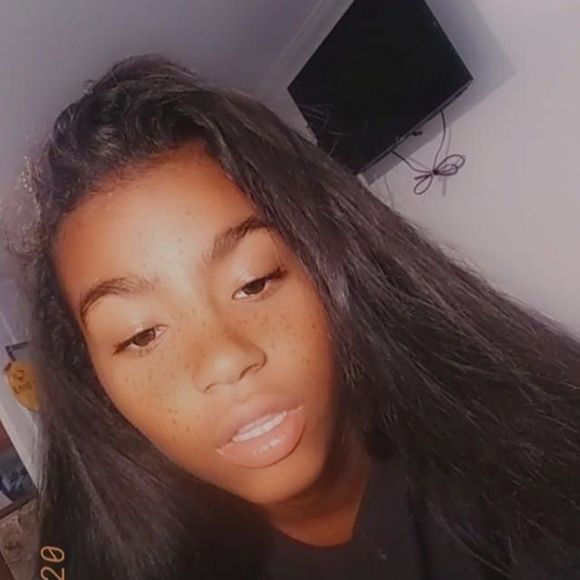 Profile Picture of Savannah Blevins (@savannahblev997) on Poshmark