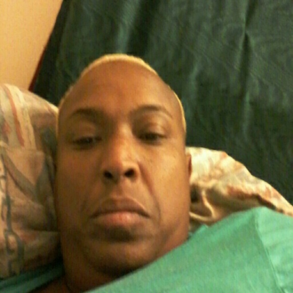 Profile Picture of Lara Bowman (@larabowman0) on Poshmark