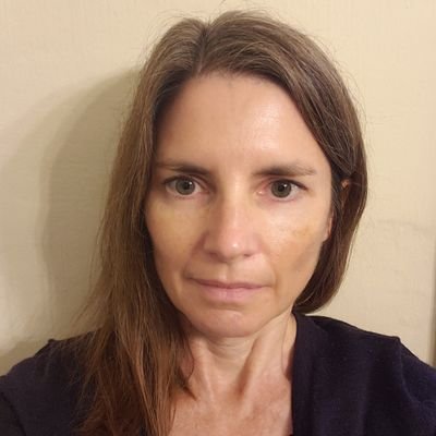 Profile Picture of Karen Alexander (@bookherd) on Twitter