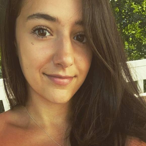 Profile Picture of Savannah Poole (@savannahpool916) on Poshmark