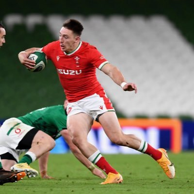 Profile Picture of Josh Adams (@JoshAdams951) on Twitter