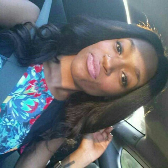 Profile Picture of Britney Camilien (@sunbevm) on Poshmark