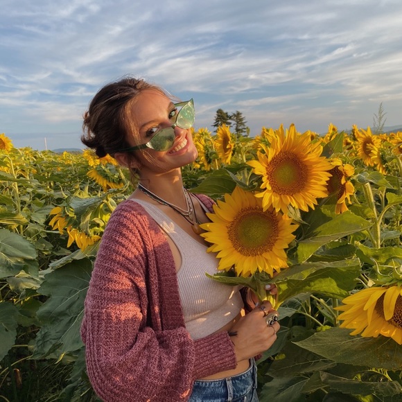 Profile Picture of Audrey Rubner (@audreyrubner21) on Poshmark