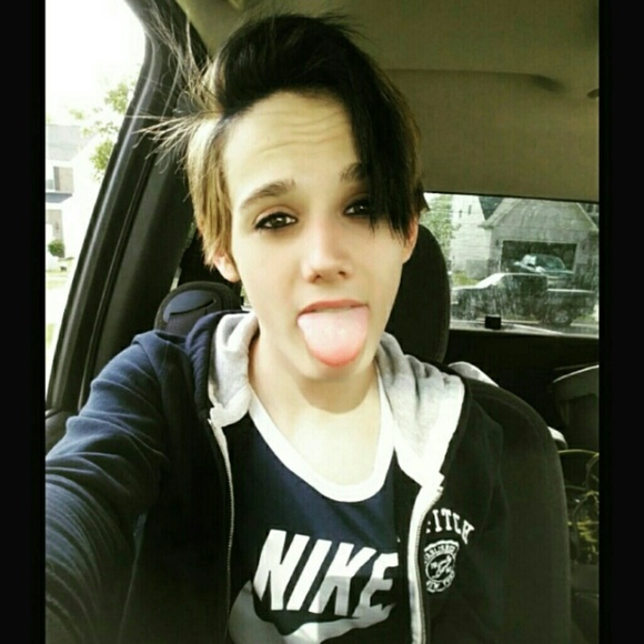 Profile Picture of Joseph Slavens (@joey_slavens) on Poshmark