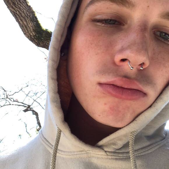 Profile Picture of Jordan Hike (@jordanhike) on Poshmark