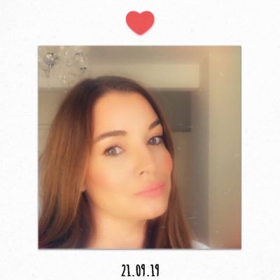 Profile Picture of CLAIRE BATCHELOR (@BeyoutifulCB) on Twitter