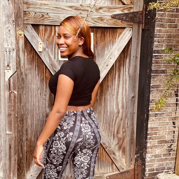 Profile Picture of Cherice Diviney (@cdiviney1) on Poshmark