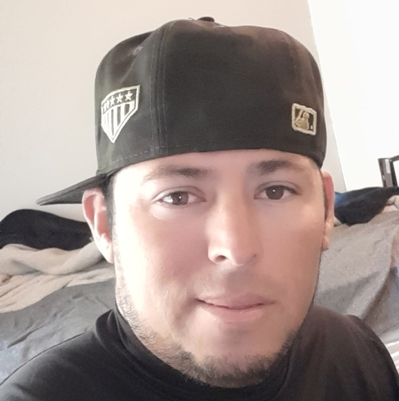 Profile Picture of Geerard Sanchez (@gera_schz_1994) on Poshmark