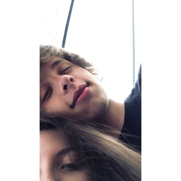 Profile Picture of Hannah Curtman (@hannahkaylin) on Poshmark