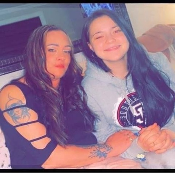 Profile Picture of Kim Hughes (@kim589) on Poshmark