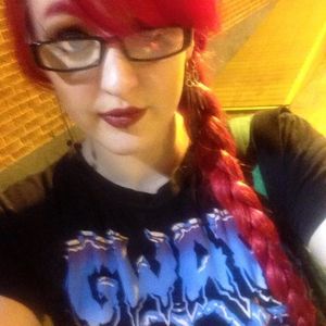 Profile Picture of Bella Starshine (@evendarker) on Myspace