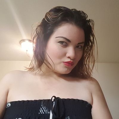 Profile Picture of Elizabeth Castro (@dxgurl69) on Twitter