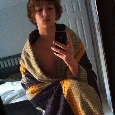Profile Picture of Stephen Jeter (@Stephenjayjay99) on Twitter
