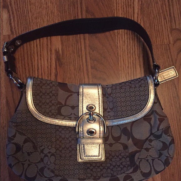 Mariana Gilliam - Poshmark Profile Picture of Mariana Gilliam (@mgilliamv) on Poshmark