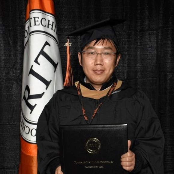 Profile Picture of Yong Zhang (@yz1896) on Poshmark