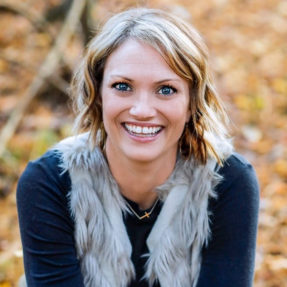 Profile Picture of Cayce Wagner (@caycewagner) on Poshmark