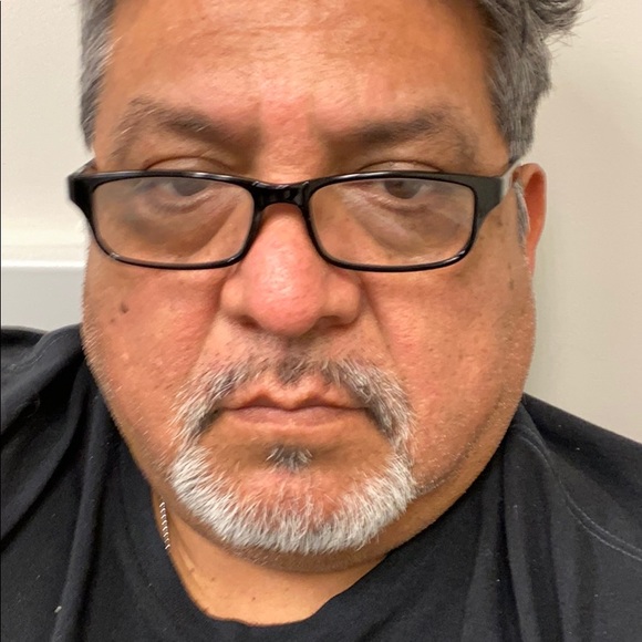 Profile Picture of Walter Gonzalez (@dwfloors) on Poshmark