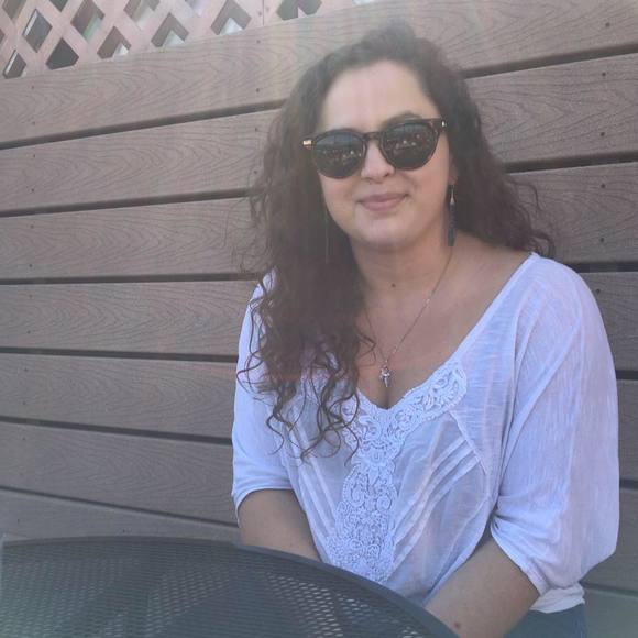 Profile Picture of Gabby Frohock (@gabbyfrohock) on Poshmark