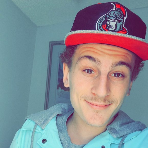 Profile Picture of Joshua Snider (@joshua_snider) on Poshmark