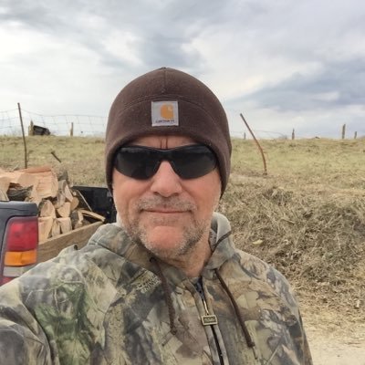 Profile Picture of Michael Pilcher (@PinOaksFarm) on Twitter
