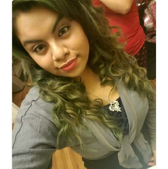 Profile Picture of Gloria Nunez (@mgrs64) on Poshmark