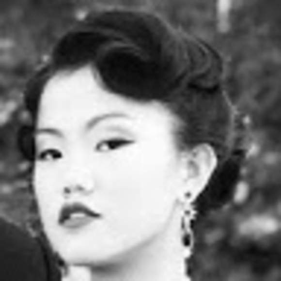 Profile Picture of Asia Raacke (@adr715) on Poshmark