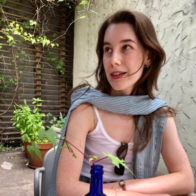 Profile Picture of Hilary Reid (@hilareid) on Twitter