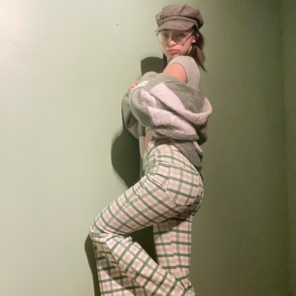 Profile Picture of Max Lee (@maxs_corner) on Poshmark