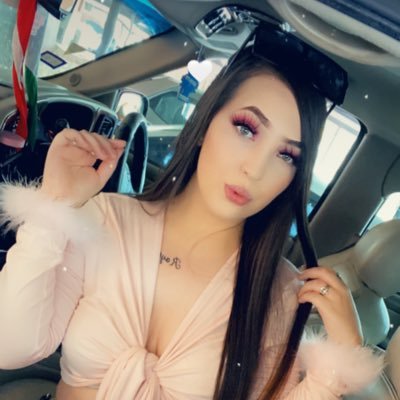 Profile Picture of  🌻 🌵caitlin mcdaniel 🌵 🌻 (@killuhcaitlin) on Twitter
