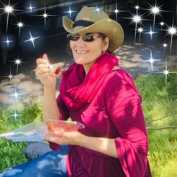 Profile Picture of Marlene Ramirez (@marlener890) on Poshmark