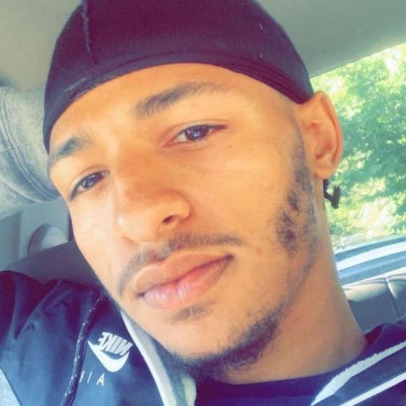 Profile Picture of James Blake (@blakejamese) on Poshmark