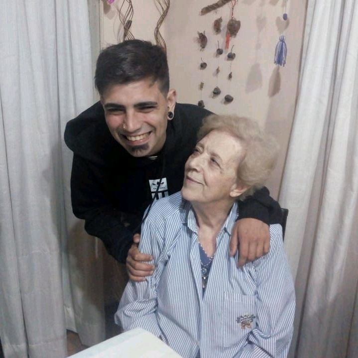 Profile Picture of toño tu sabe de moña (@daryl_over) on Tiktok