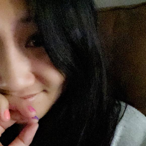 Profile Picture of Madison Neuhoff (@mneuhoff) on Poshmark