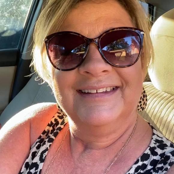Profile Picture of Paula Hendricks (@dpaw69) on Poshmark