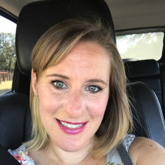 Profile Picture of Katie Boyanton (@katieaboyanton) on Poshmark