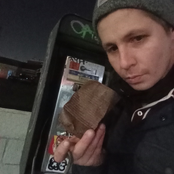 Profile Picture of Robert Arnoldstarr (@rcstarr87) on Poshmark