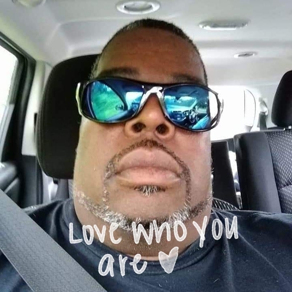 Profile Picture of Carl Vaden (@el64) on Poshmark