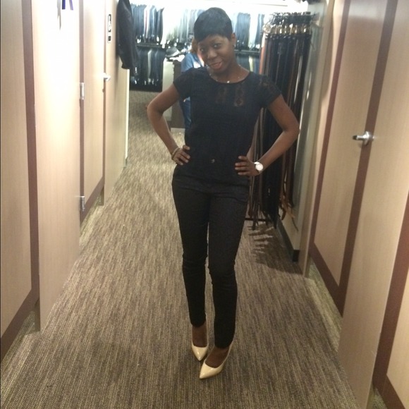 Profile Picture of Senora Garlo (@bbygirl21) on Poshmark